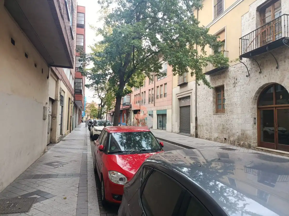 Exterior view of Commercial properties for sale in Valladolid  with Air Conditioner
