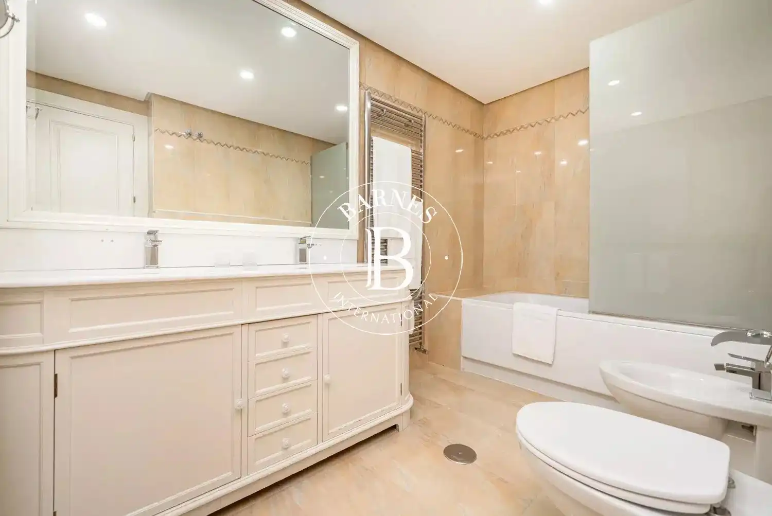 Badezimmer von Wohnung zur Miete in Tetuán