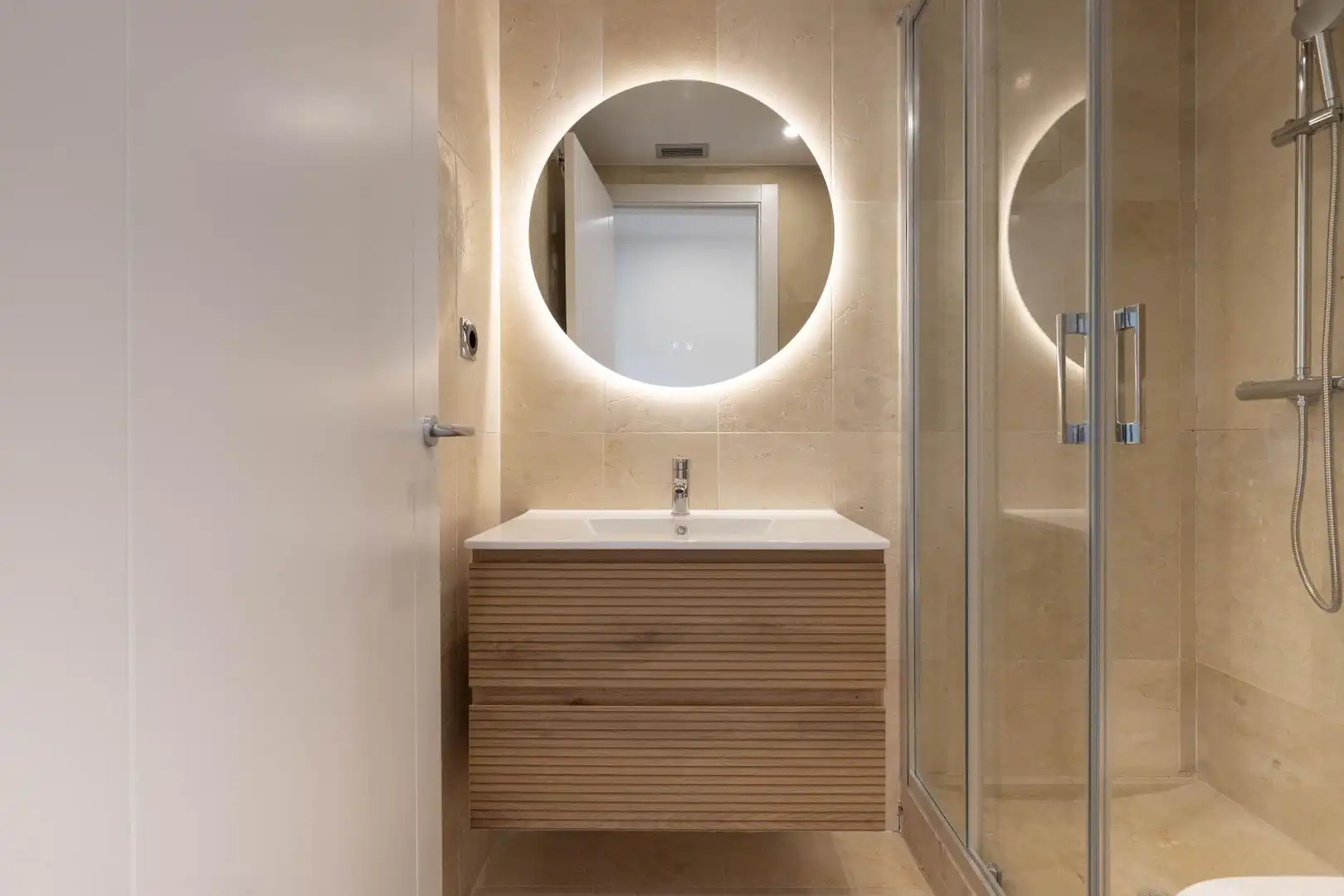Bathroom of Houses for sale in Sitges  with Air Conditioner, Heating and Parquet flooring