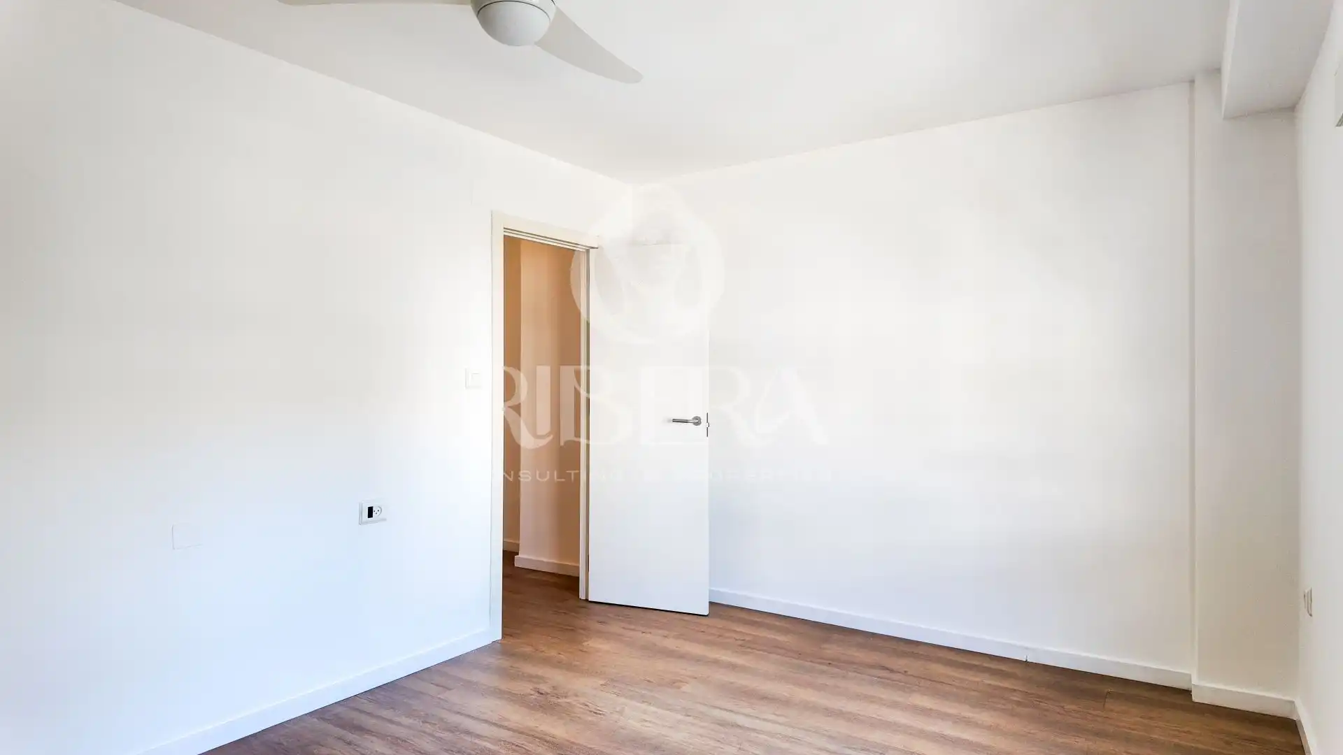 Bedroom of Flat for rent in Valencia  with Air Conditioner, Terrace and Pets allowed