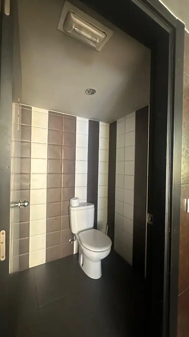 Baño de Local de alquiler en Vigo 