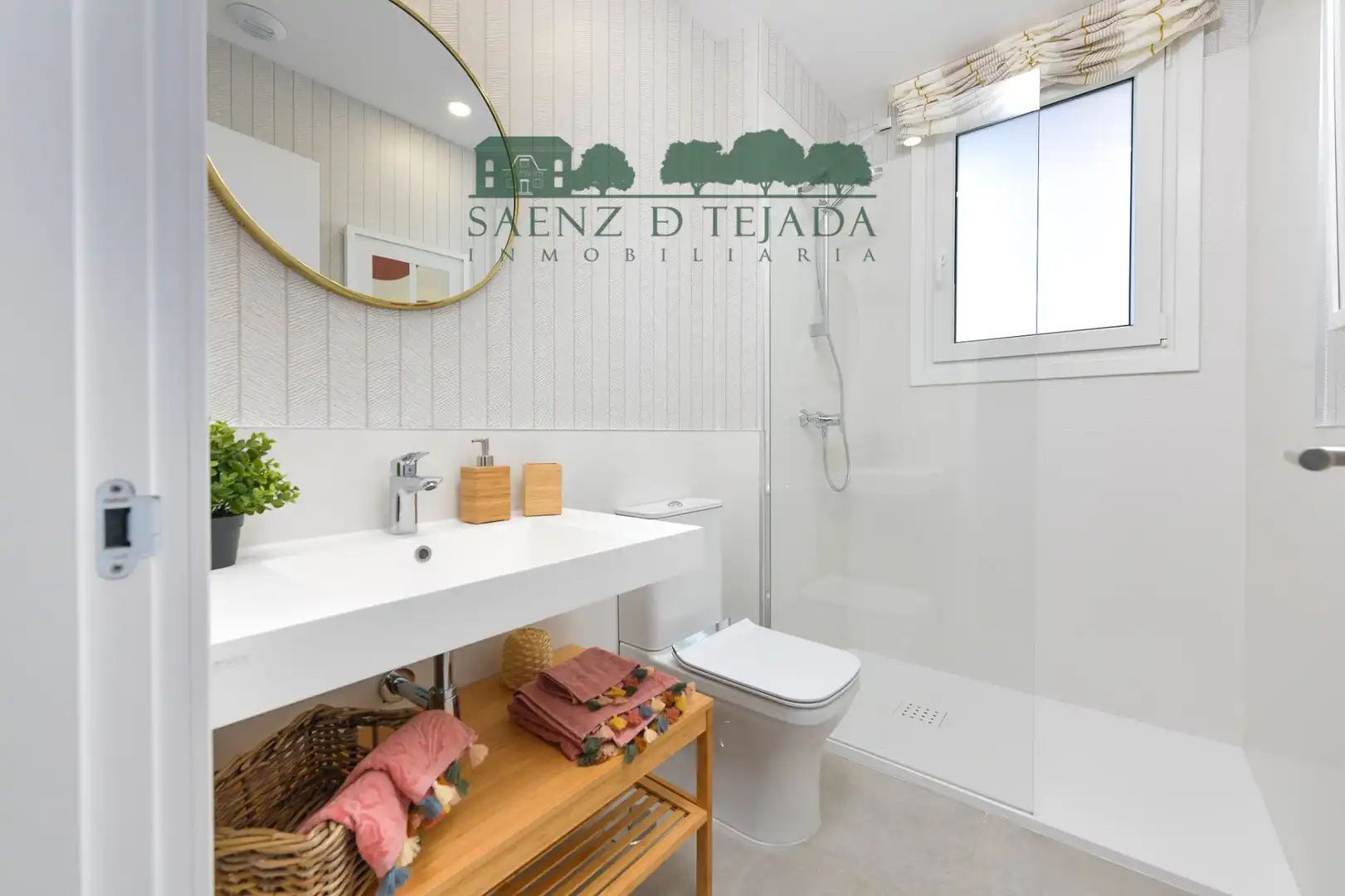 Baño de Casa o chalet de alquiler en Dos Hermanas con Aire acondicionado, Calefacción y Jardín privado