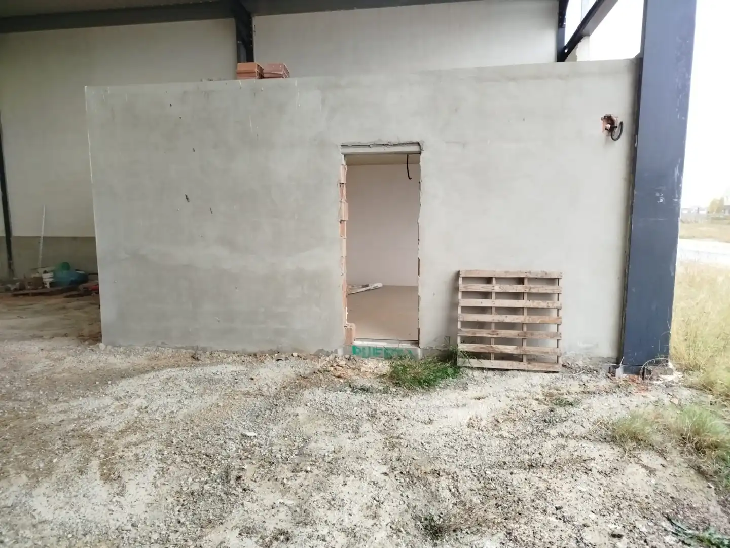 Fabrikhallen zum Verkauf in Avenida General Coll, 13, Alcampell