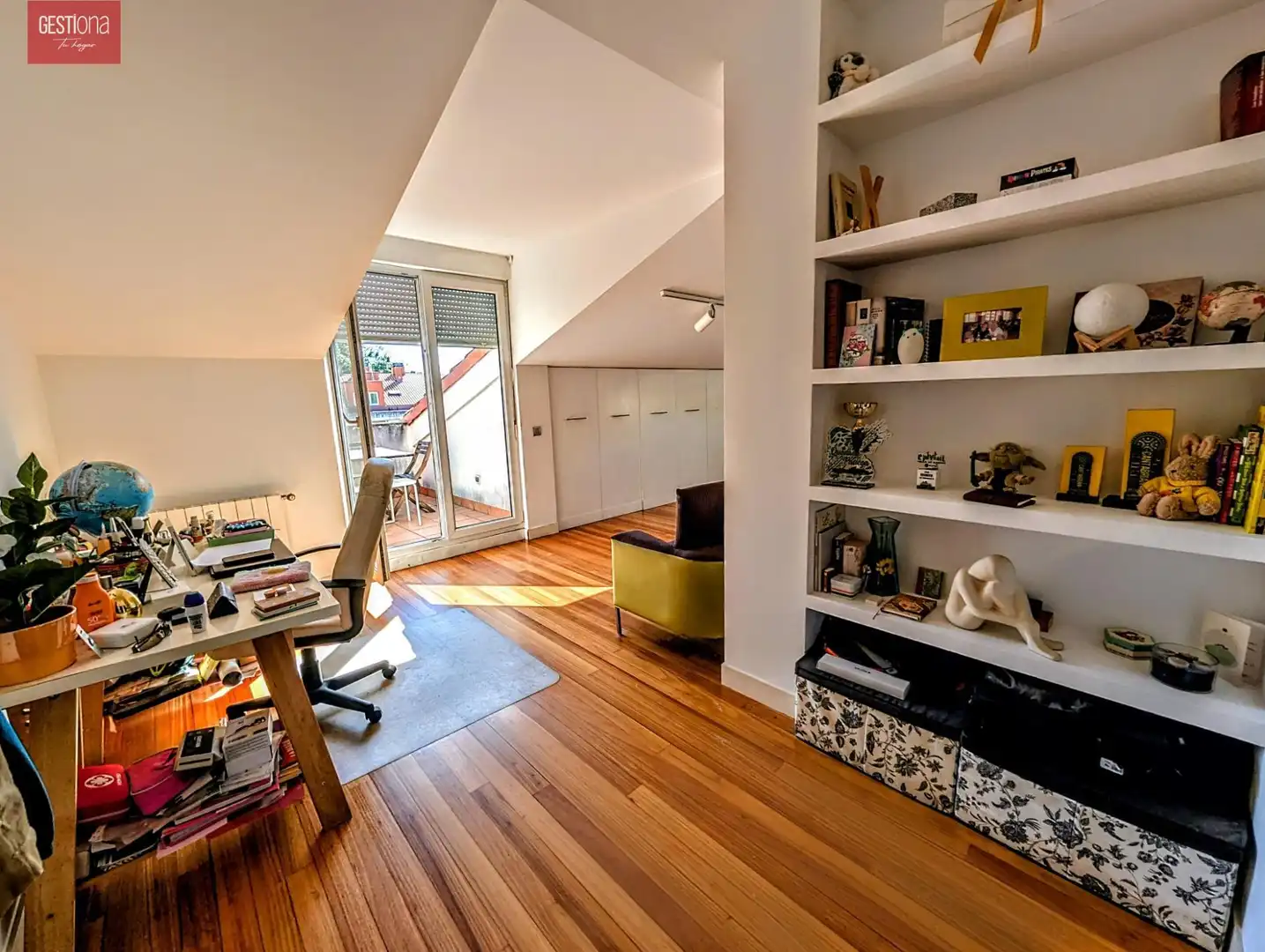 Sala d'estar de Àtic en venda en Entrambasaguas amb Calefacció i Terrassa