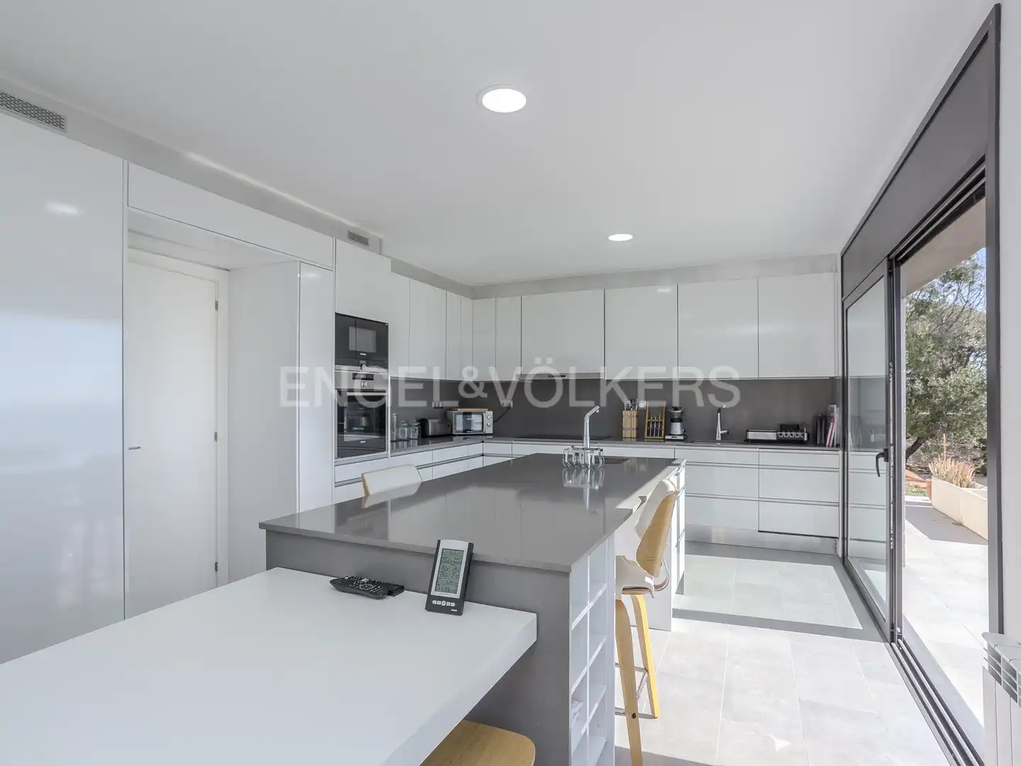 Kitchen of Houses for rent in Vilanova i la Geltrú  with Air Conditioner, Heating and Private garden