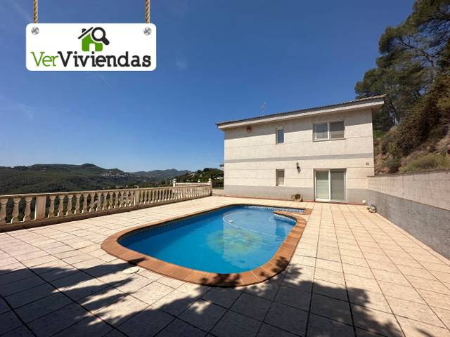 Casa-chalet en Venta en Via Alemana, 15 en Pallejà