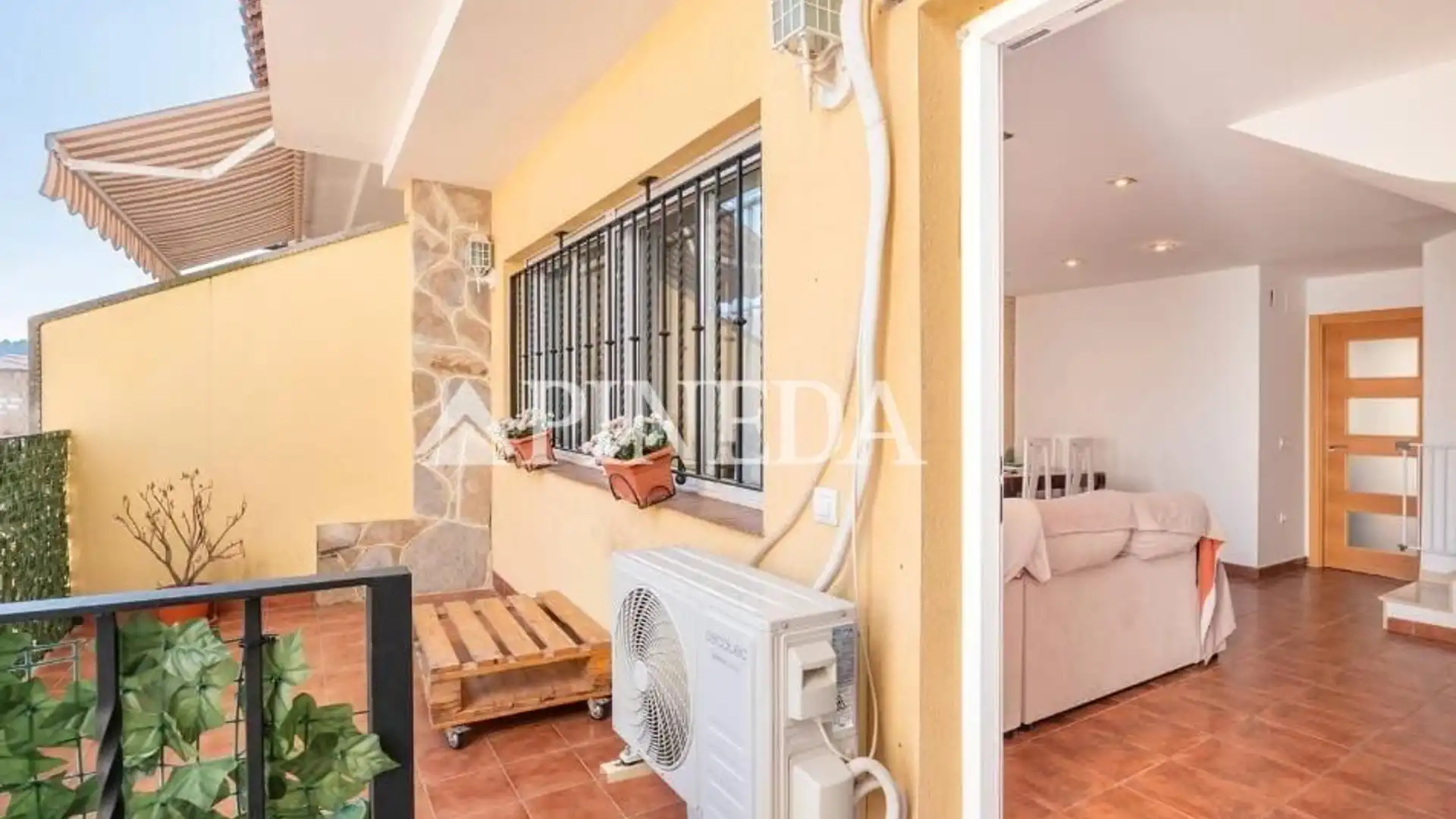 Casa adosada en venda en Soneja amb Aire condicionat i Terrassa