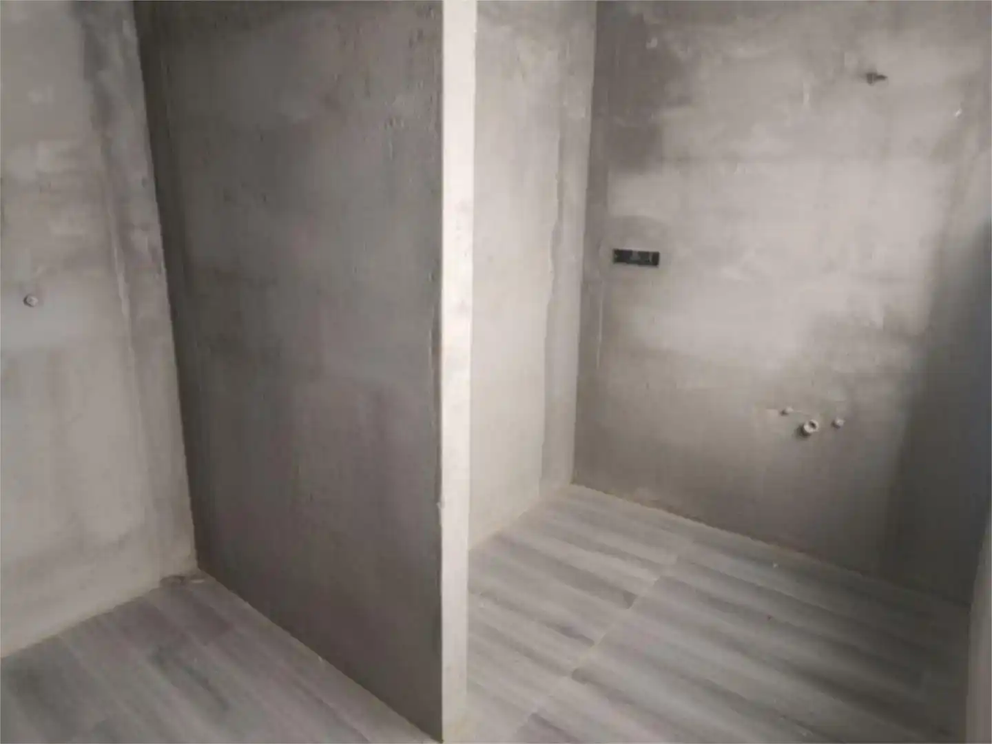 Bany de Casa o xalet en venda en León Capital  amb Piscina