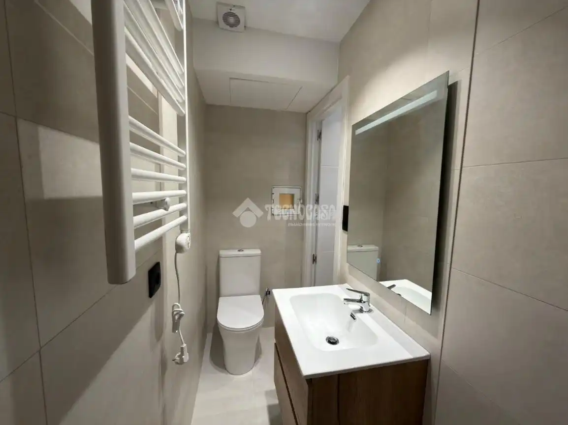 Studio for sale in Calle Alonso Castrillo, imagen 8