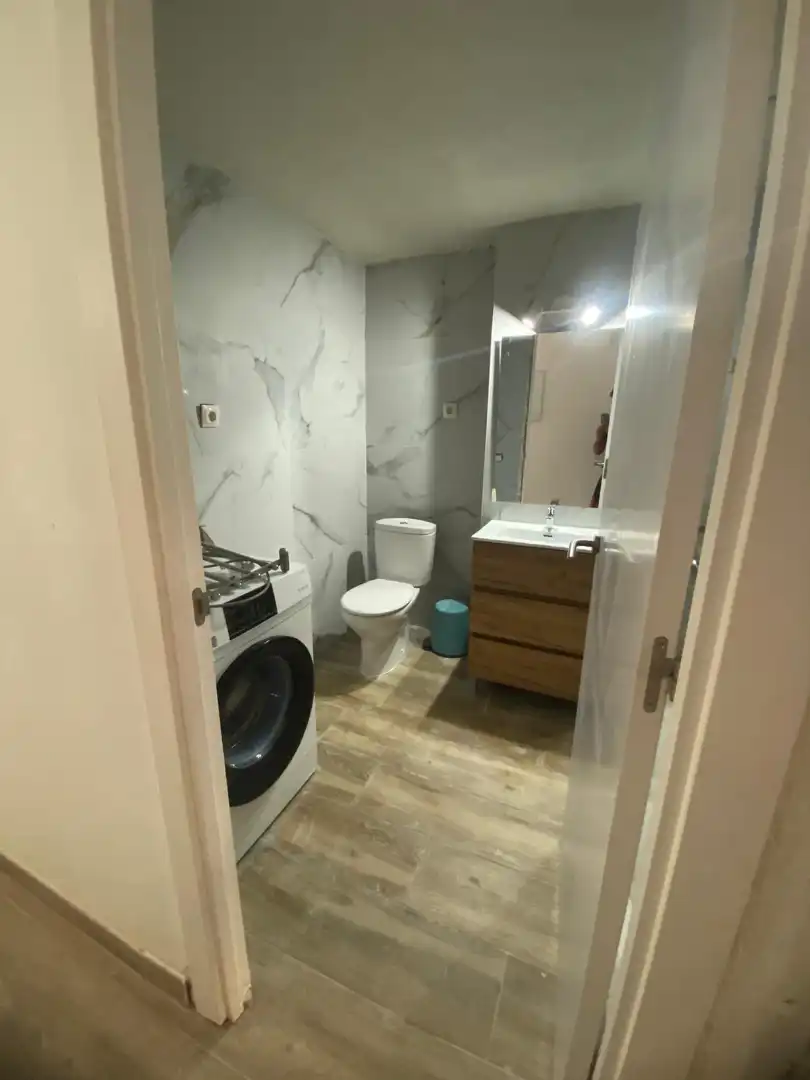 Baño de Estudio en venta en Torremolinos con Aire acondicionado, Calefacción y Amueblado