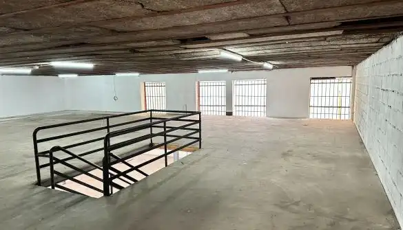 Fabrikhallen zur Miete in Santander