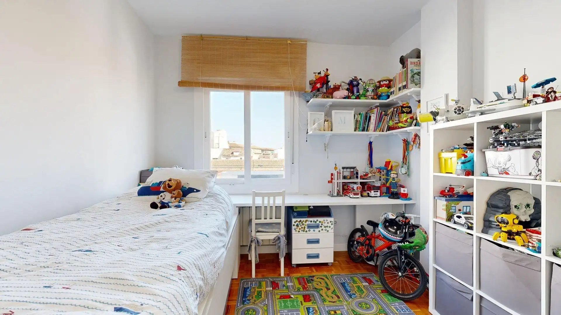 Bedroom of Flat for sale in Zaragoza  with Air Conditioner, Heating and Parquet flooring