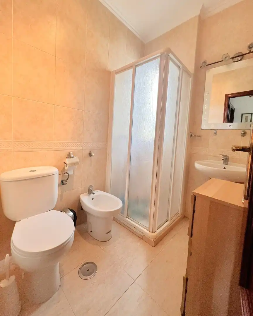Baño de Casa adosada en venta en Ayamonte con Aire acondicionado, Terraza y Trastero