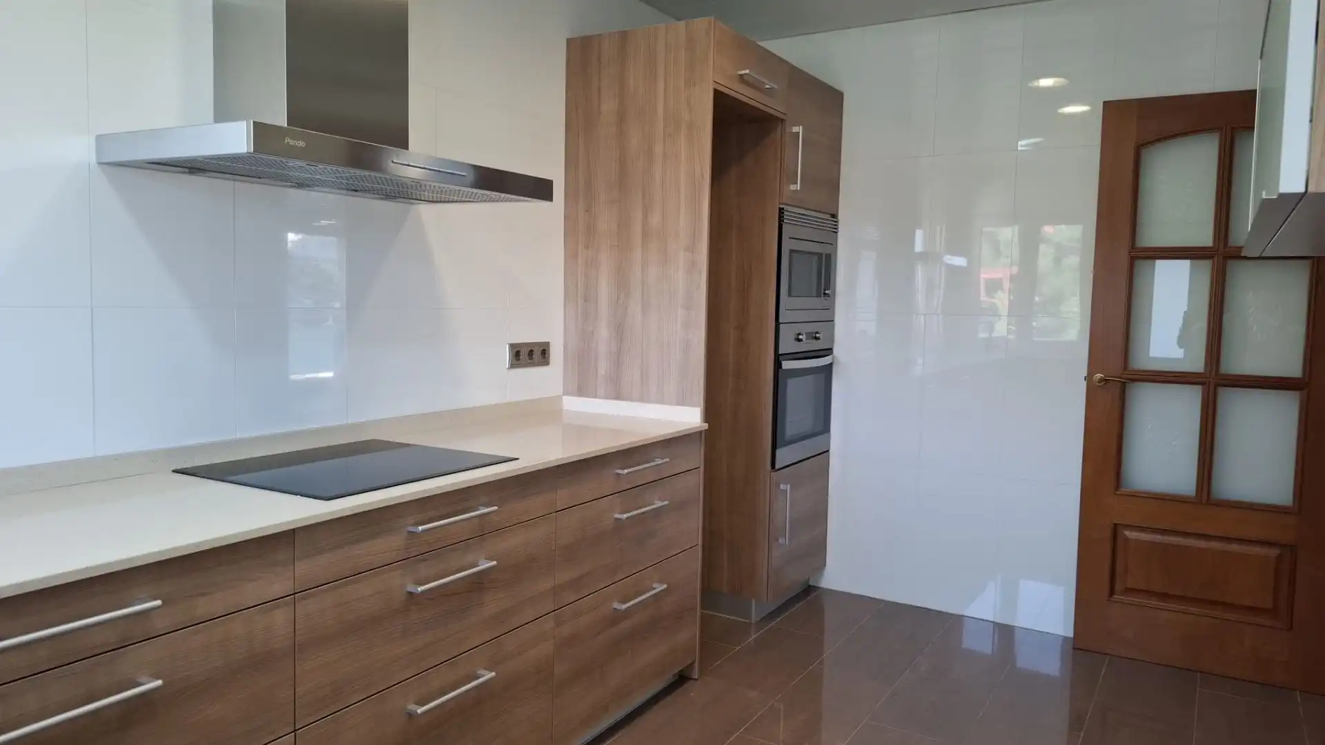 Cuina de Casa o xalet en venda en Vallirana amb Aire condicionat i Terrassa
