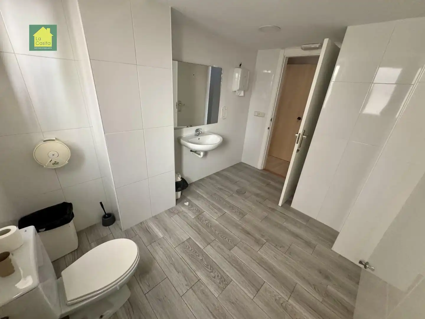 Baño de Oficina de alquiler en Albacete