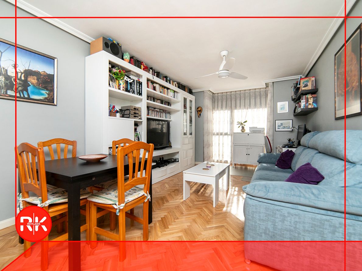 Flat for sale in Calle de Blas de Otero, Montserrat - Parque Empresarial
