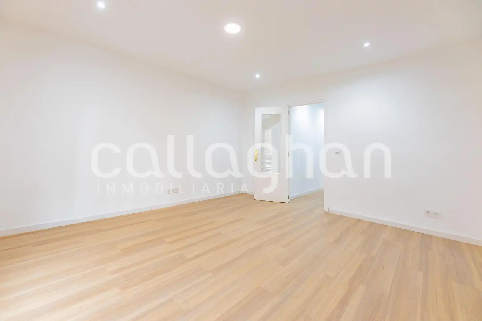 Piso en venta en Valencia con Balcón