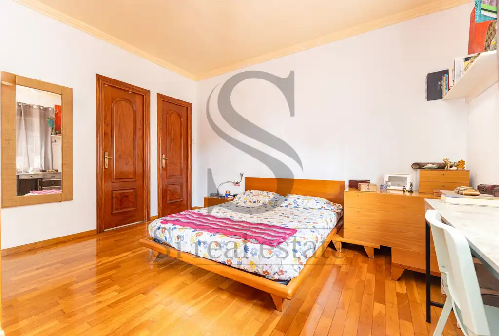 Habitación de Ático en venta en Barcelona con Aire acondicionado, Calefacción y Parquet