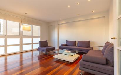 Living room of Flat for sale in  Barcelona Capital  with Air Conditioner