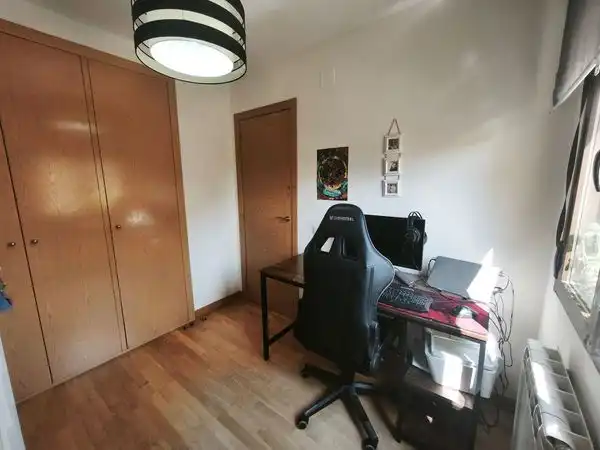 Habitación de Dúplex en venta en El Espinar con Aire acondicionado, Calefacción y Jardín privado