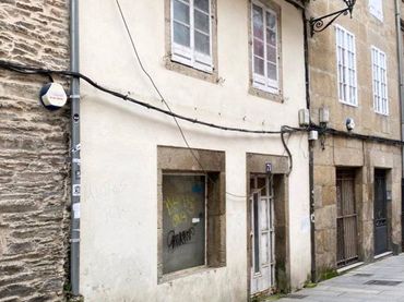Casa amb balcó en venda a Rúa Nova