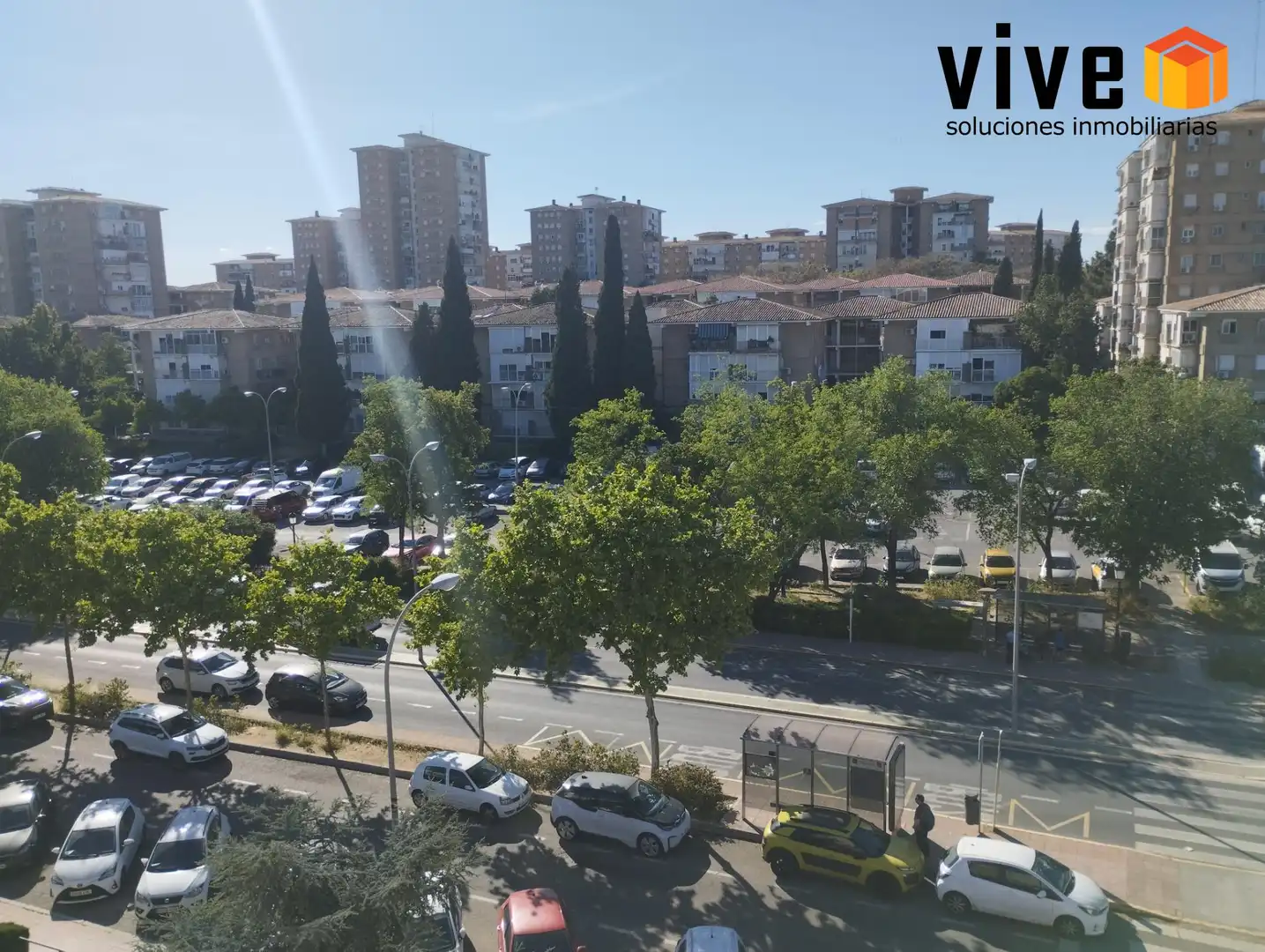 Vista exterior de Piso en venta en Mairena del Aljarafe con Aire acondicionado y Balcón