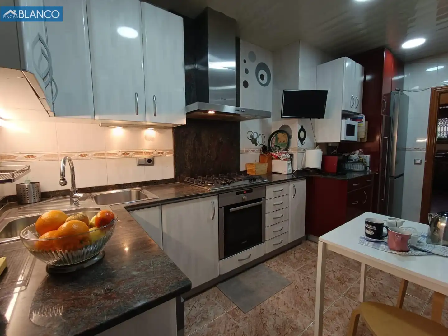 Cocina de Piso en venta en L'Hospitalet de Llobregat con Aire acondicionado, Calefacción y Parquet