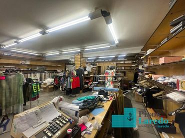 Local comercial en venta en Calle Comandante Villar