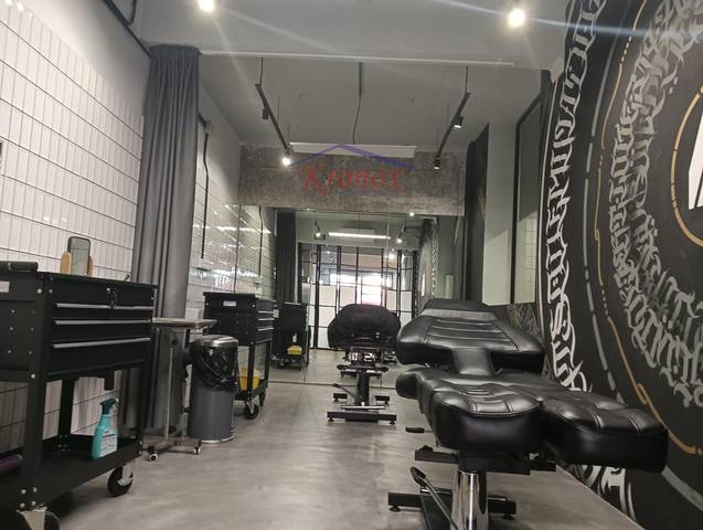 Local comercial en Alquiler en de los Artilleros en Ambroz