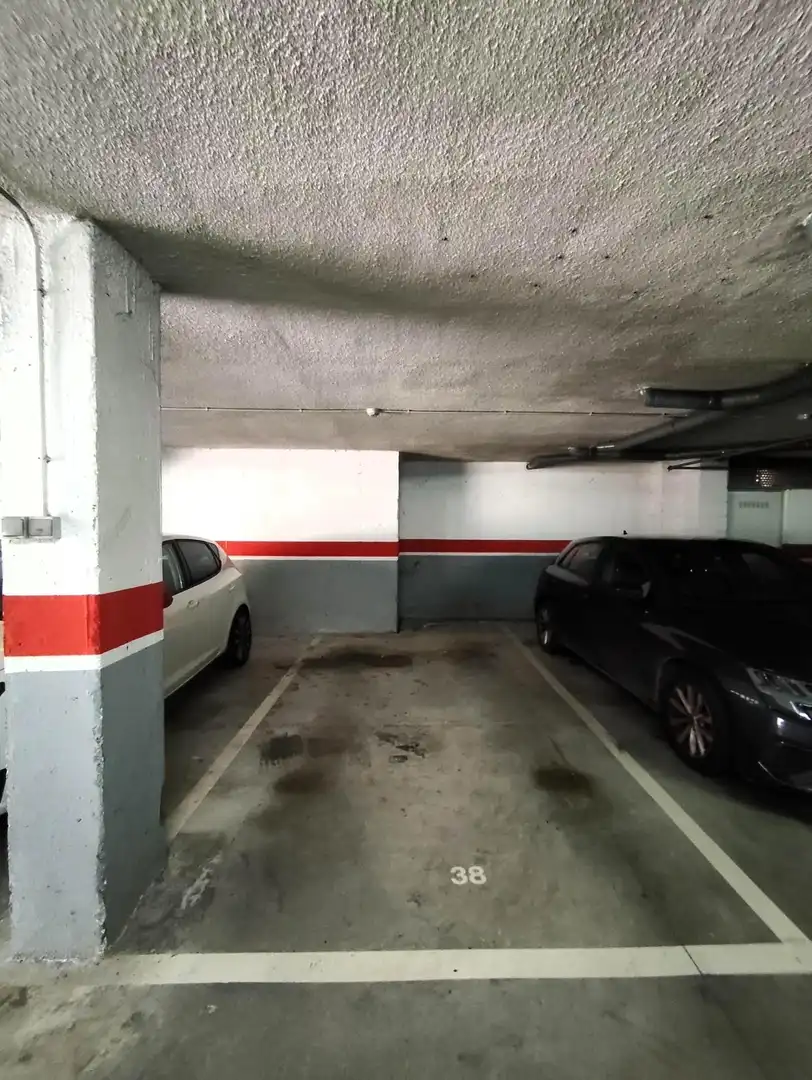 Aparcament de Apartament en venda en El Astillero   amb Calefacció, Terrassa i Piscina comunitària