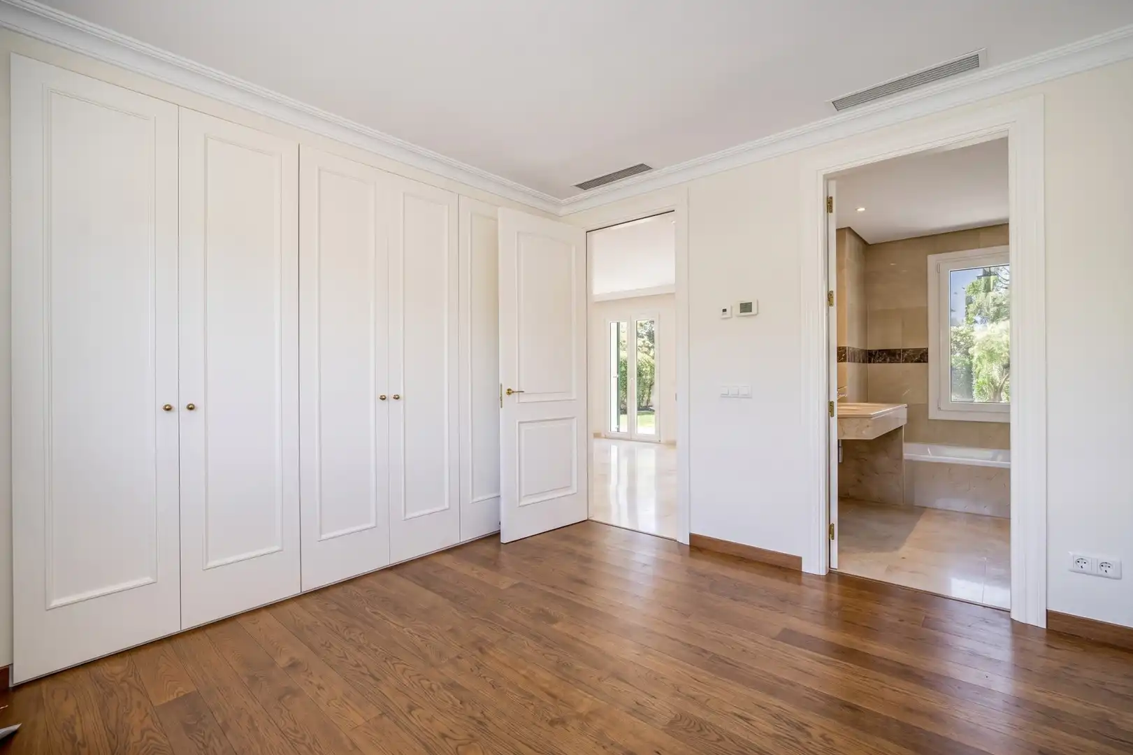 Casa con piscina en venta en Milla de Oro, imagen 10