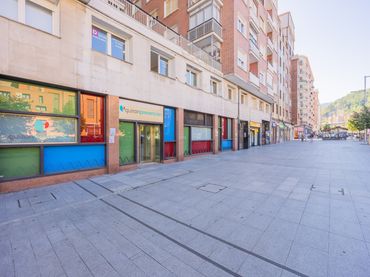 Gewerbefläche zur Miete in Sabino Arana Etorbidea