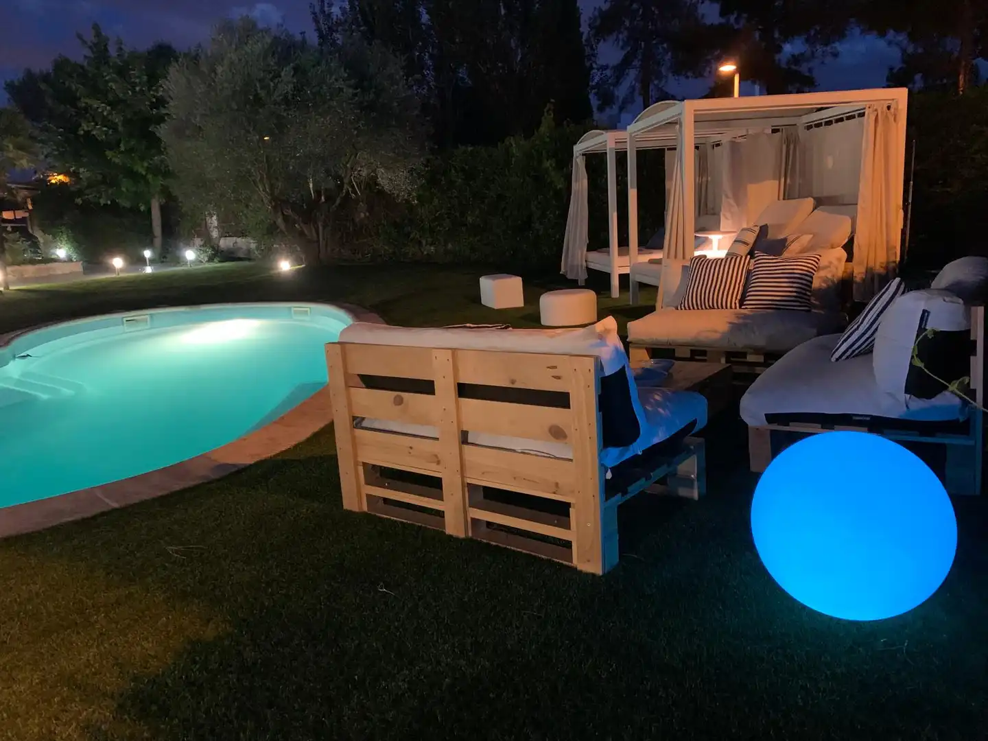 Piscina de Casa o chalet en venta en Boadilla del Monte con Aire acondicionado, Calefacción y Jardín privado