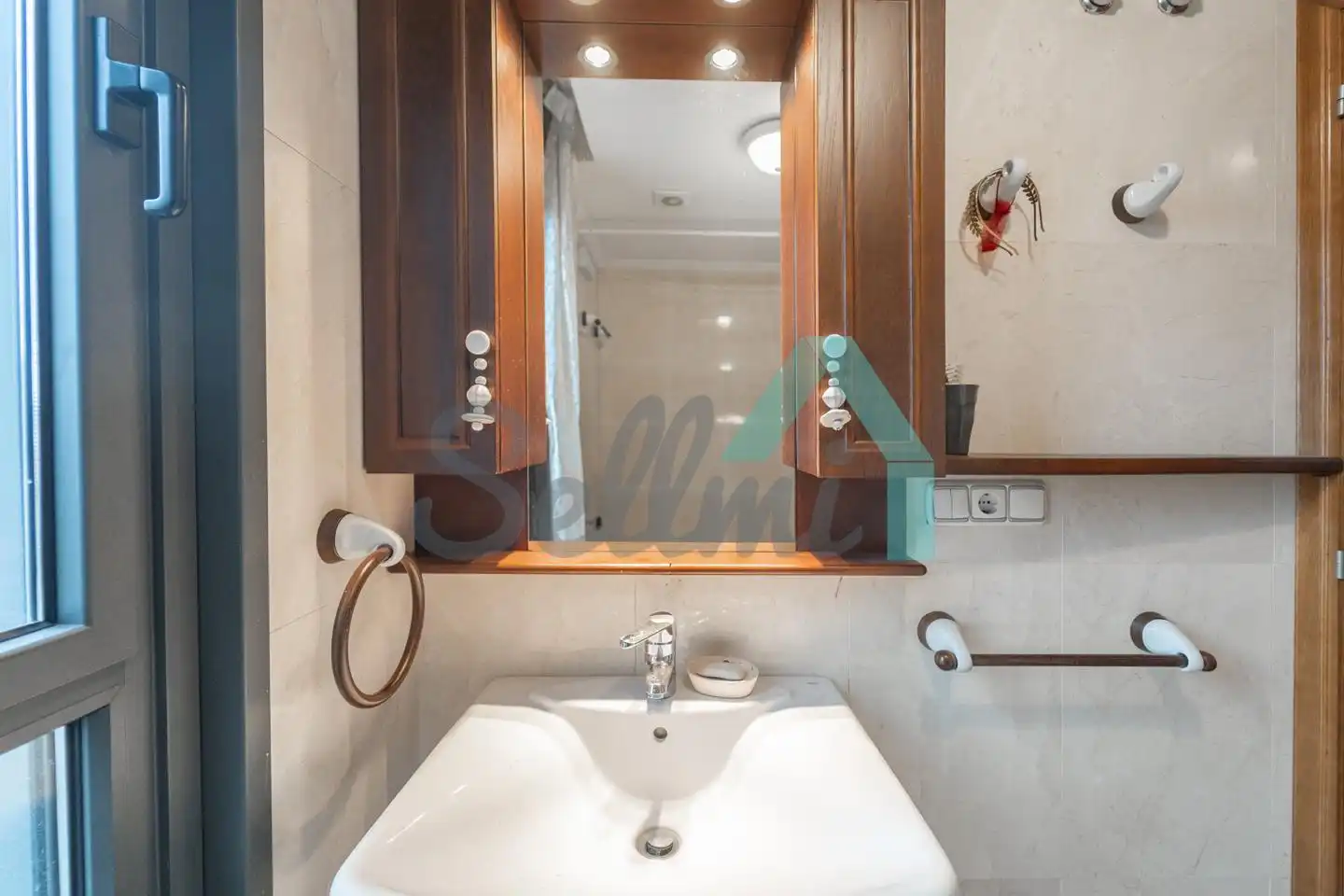 Badezimmer von Wohnung zur Miete in Oviedo  mit Heizung, Parkett und Möbliert