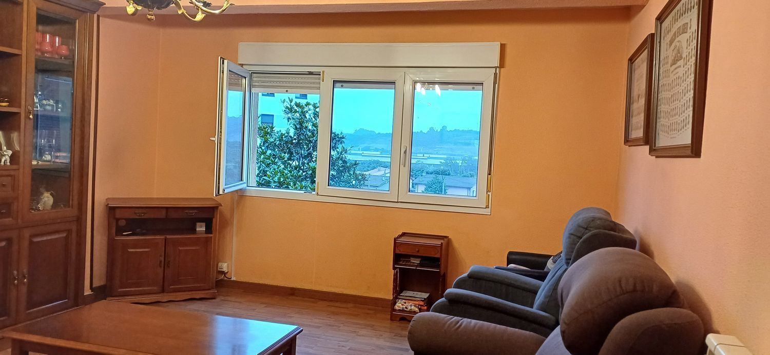 Sala d'estar de Pis en venda en Gijón  amb Calefacció i Piscina