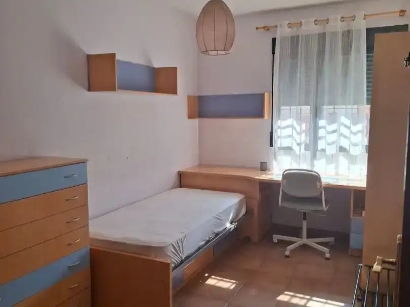 Habitación de Piso para compartir en Murcia con Aire acondicionado y Amueblado