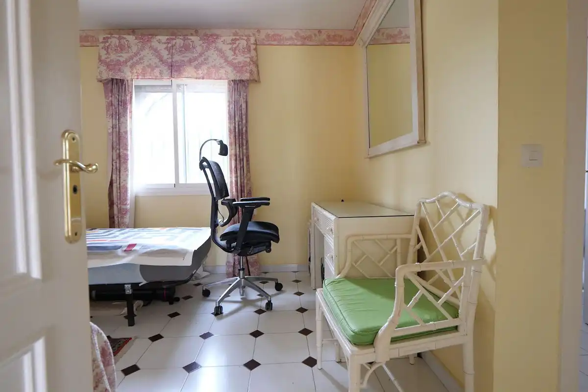Habitación de Casa adosada en venta en Marbella con Aire acondicionado, Terraza y Piscina comunitaria