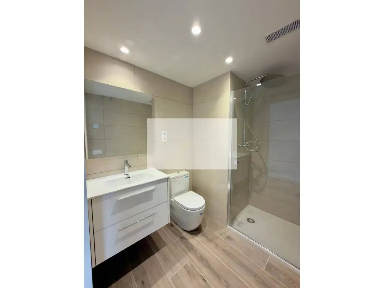 Baño de Dúplex de alquiler en Sabadell con Aire acondicionado, Calefacción y Parquet