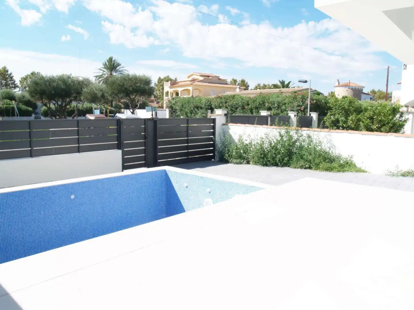 Casa amb piscina en venda a Requesens, imagen 4