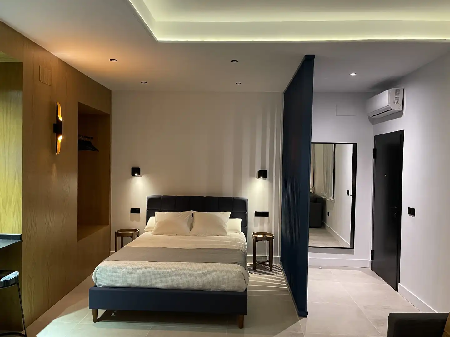 Habitación de Estudio de alquiler en Carmona con Aire acondicionado, Amueblado y Microondas