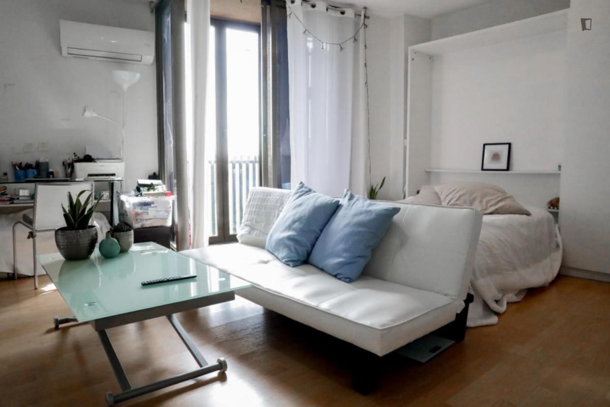 Study to rent in El Carme