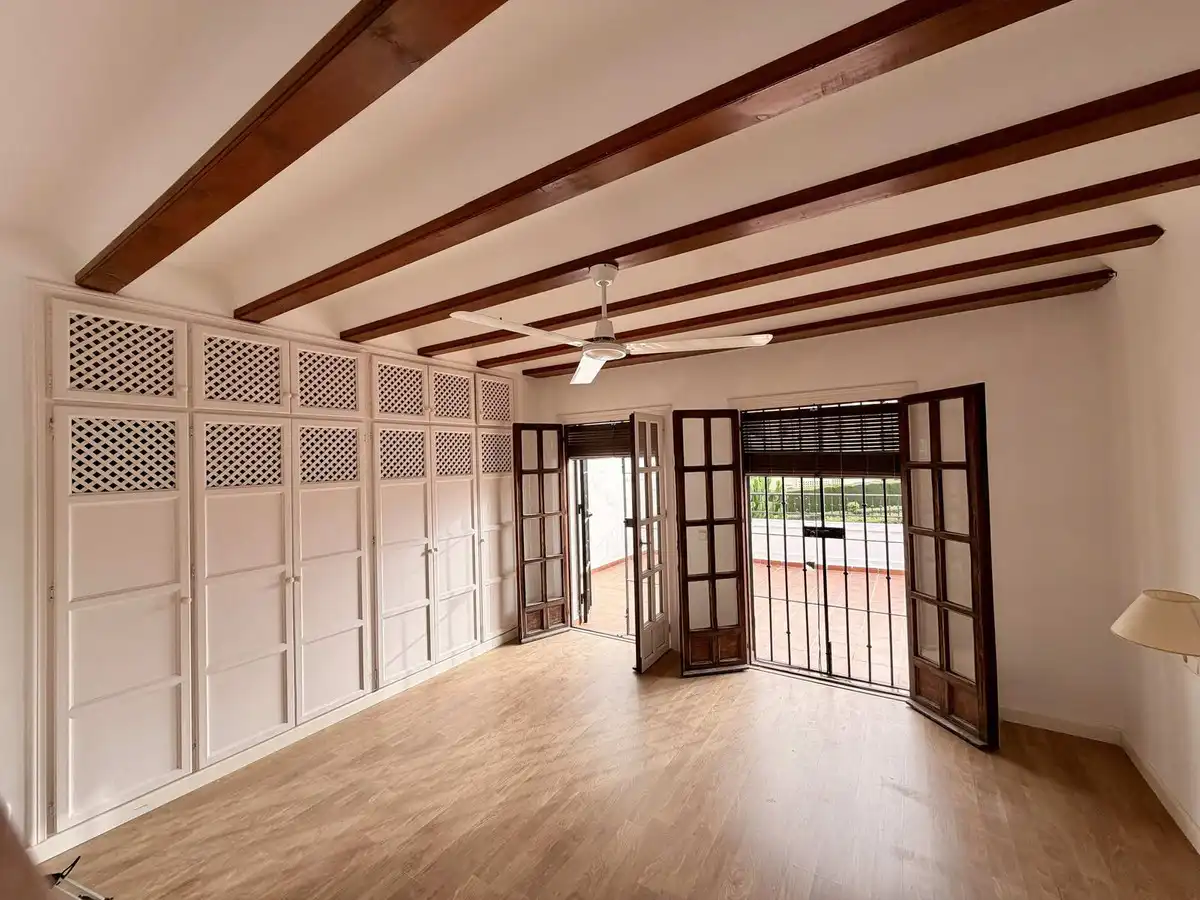 Casa adosada en venta en Marbella con Aire acondicionado, Terraza y Alarma