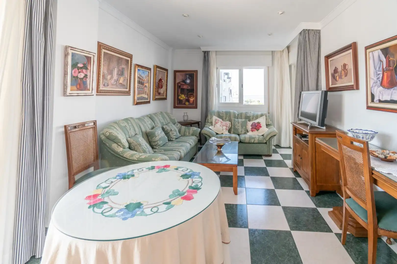 Living room of Flat for sale in Salobreña  with Private garden, Terrace and Furnished
