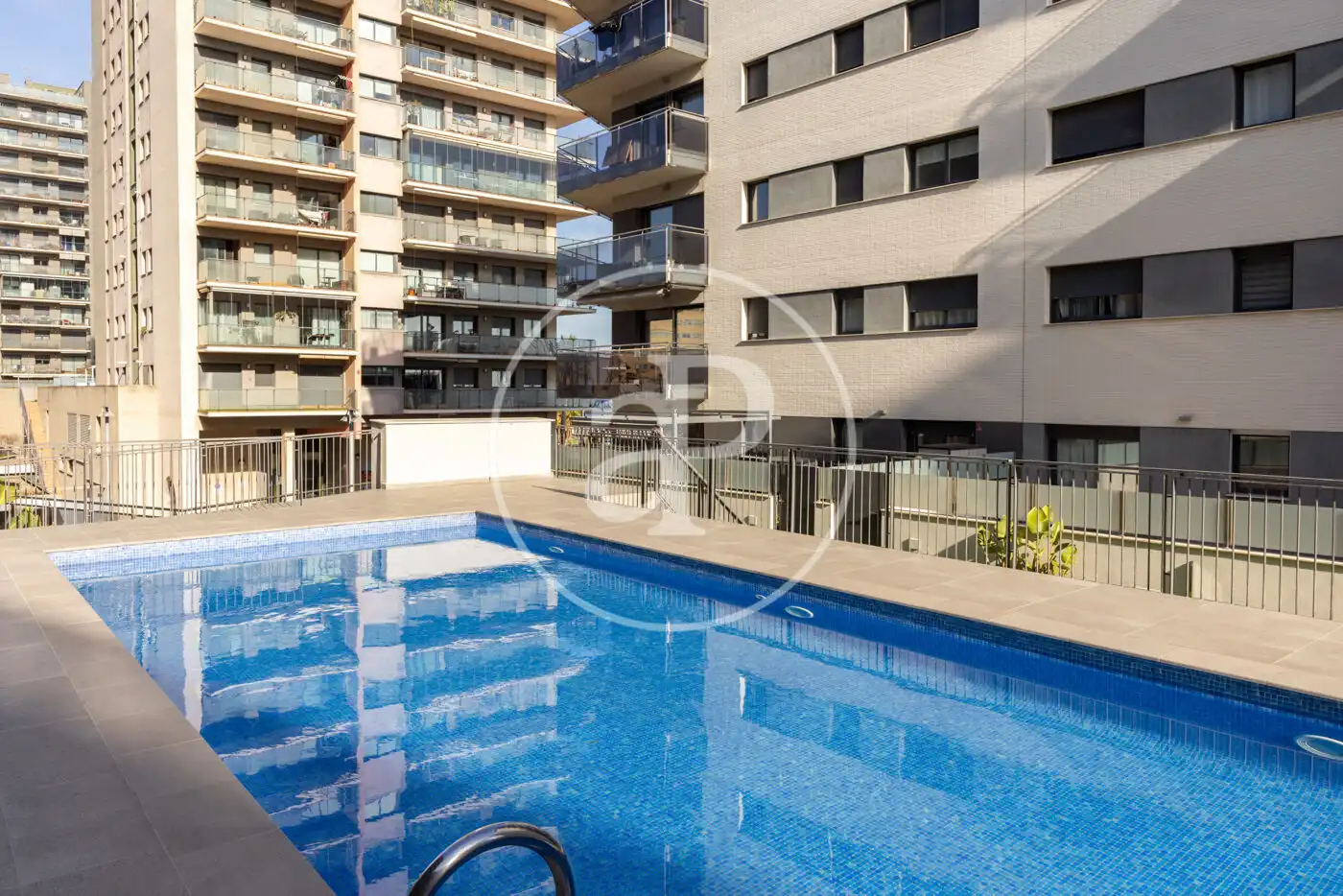Piscina de Piso en venta en Badalona con Aire acondicionado, Calefacción y Jardín privado