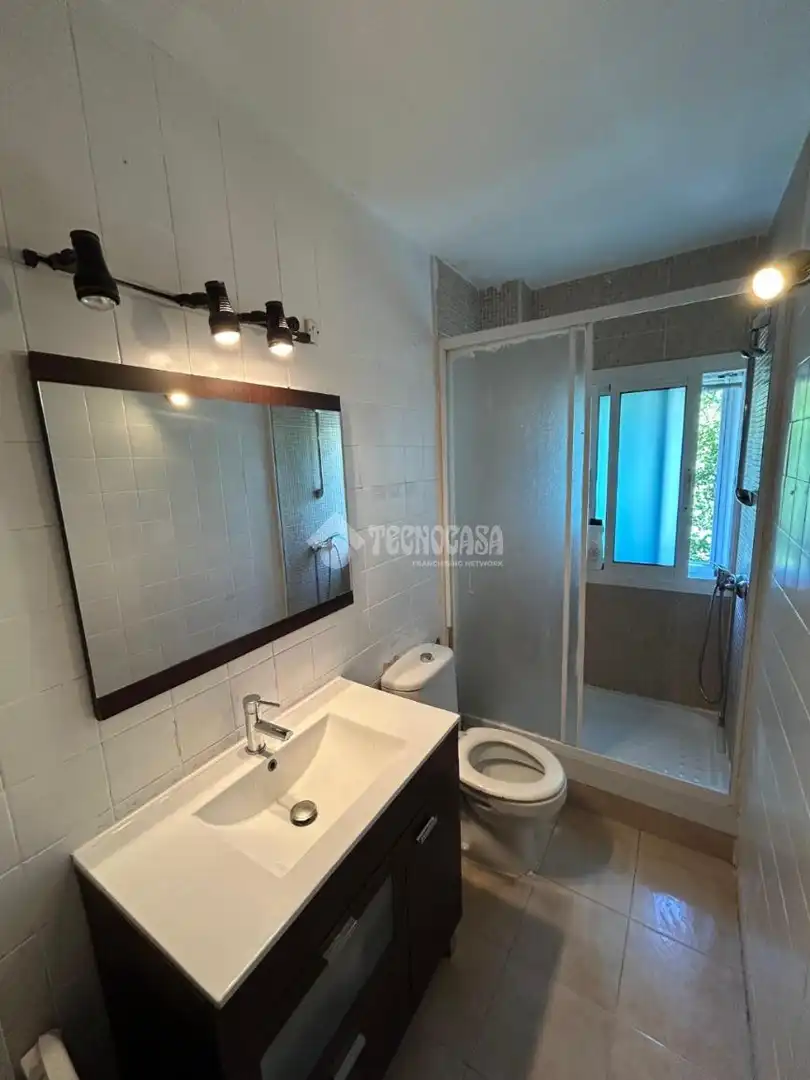 Bathroom of Flat for sale in Coslada  with Heating