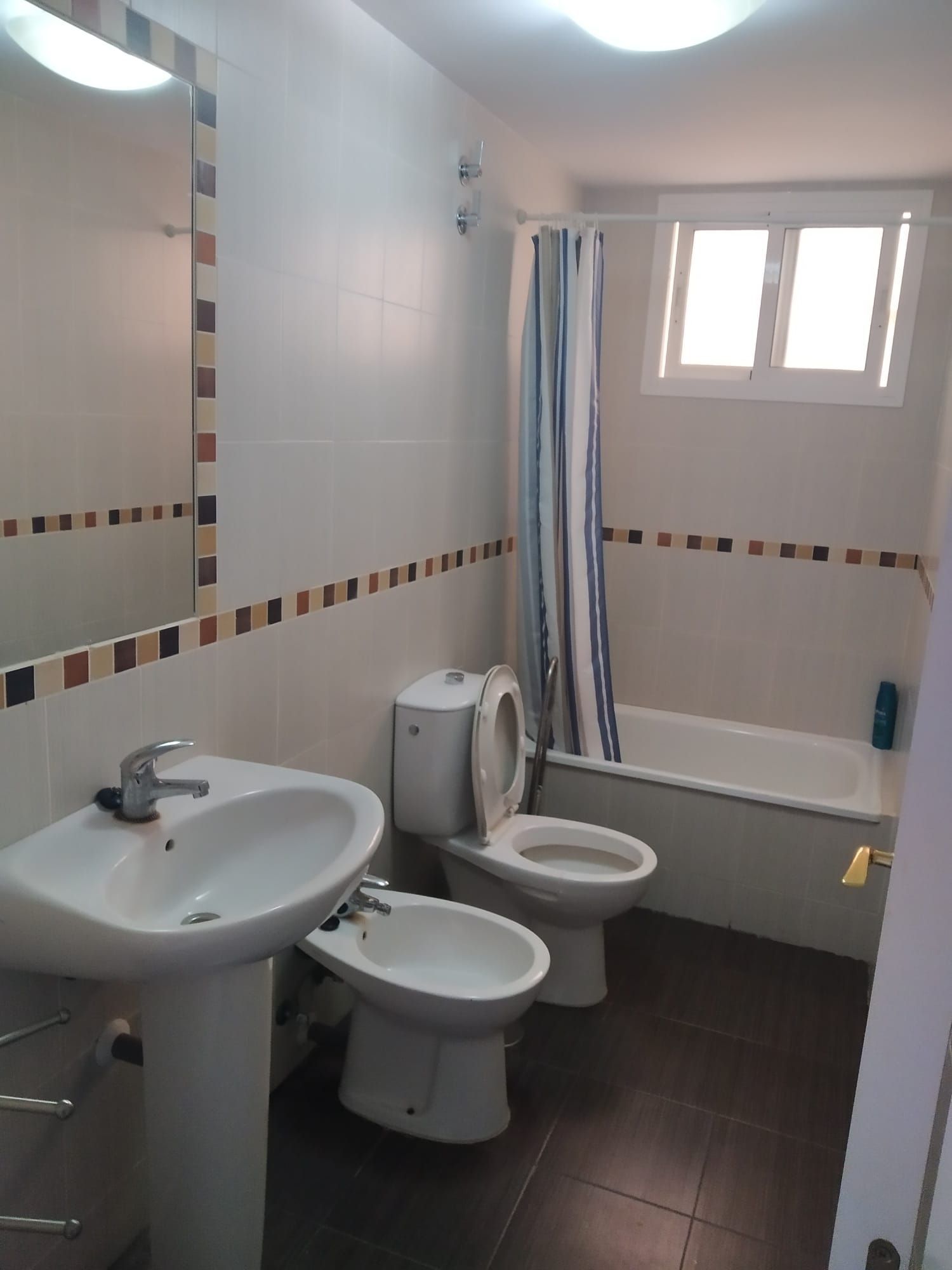 Baño de Piso en venta en Benalmádena con Calefacción, Terraza y Piscina comunitaria