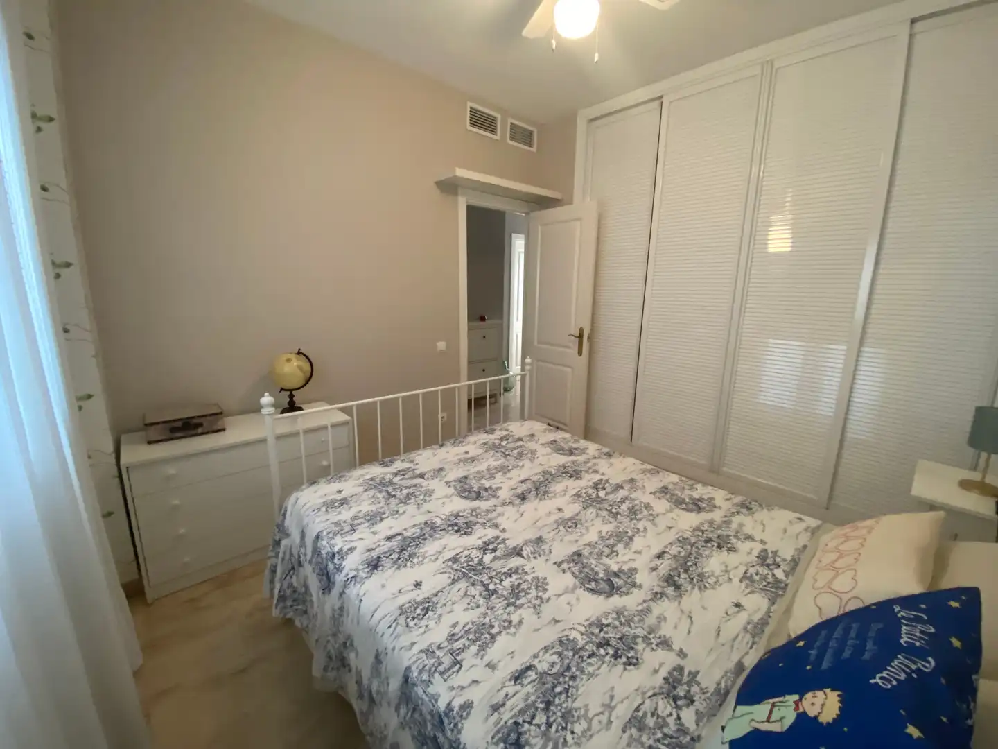 Habitación de Casa o chalet en venta en Dos Hermanas con Aire acondicionado, Jardín privado y Terraza