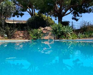 Swimming pool of House or chalet for sale in Benalmádena  with Air Conditioner, Terrace and Swimming Pool