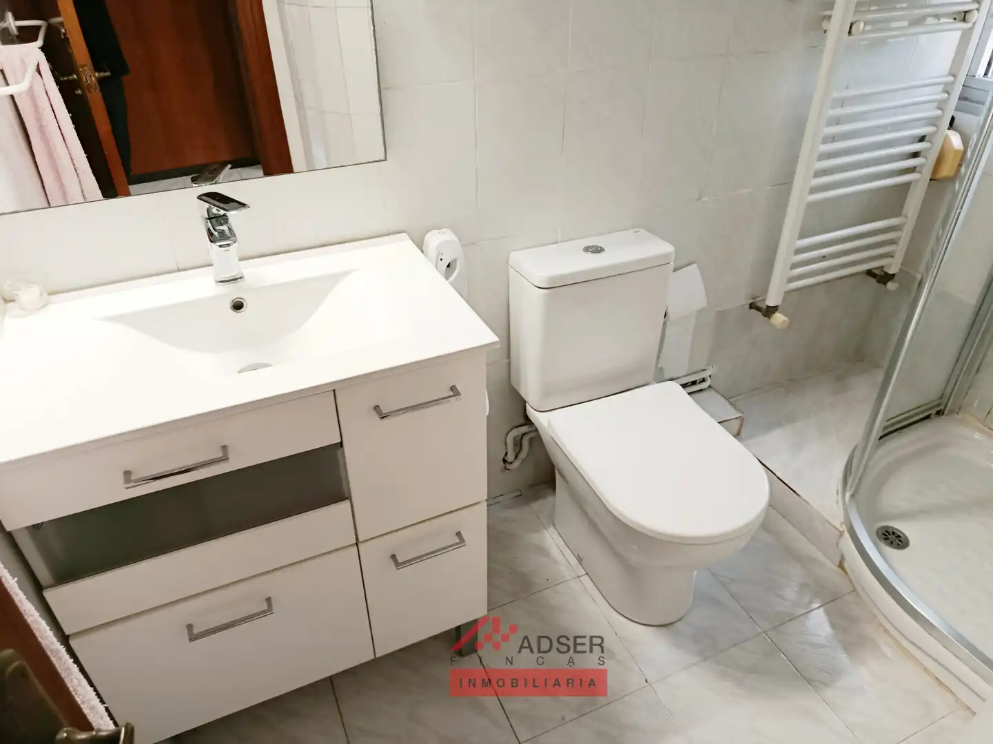 Badezimmer von Wohnung zum Verkauf in  Logroño mit Heizung und Balkon