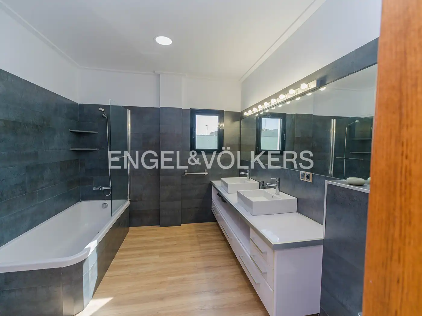 Baño de Casa o chalet en venta en Elche / Elx con Aire acondicionado, Calefacción y Jardín privado